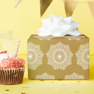 Papel De Regalo Mandalá Blanco sobre Fondo Dorado