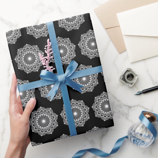 Papel De Regalo Mandalá Blanco sobre Fondo Negro (Regalar)