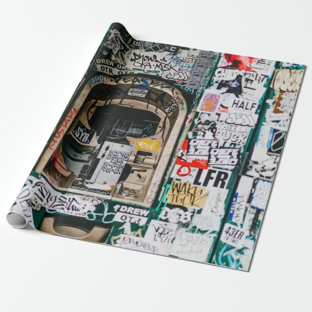 PAPEL DE REGALO MÁQUINA ATM CON GRAFFITI (Desenrollado)