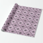 Papel De Regalo Mauve y negro patrón de corona vintage<br><div class="desc">Papel de regalo con patrón de coronas vintage temáticas de París en color púrpura y negro.</div>
