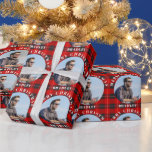 Papel De Regalo Merry Christmas Red Plaid Personalizado Photo Name<br><div class="desc">Festividad navideña Red Tartan Plaid Personalizado Photo Name Winter Holiday Wrapping Paper Gift Wrap presenta tu foto favorita del texto "Feliz Navidad" con tu nombre personalizado debajo sobre un fondo escocés rojo. Perfecto para Navidades de vacaciones envolver para familia y amigos. Diseñado por © Evco Holidays www.zazzle.com/store/evcoholidays</div>