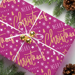 Papel De Regalo Merry Christmas Script Custom Name Pink Faux Gold<br><div class="desc">¡Haz que los regalos de vacaciones sean especiales con el papel de envoltura de nombres personalizados! Esta plantilla editable presenta un saludo de "Feliz Navidad", y se personaliza con el nombre del destinatario, el nombre de su familia o el año festivo. Cuenta con un diseño moderno y elegante con fuentes...</div>