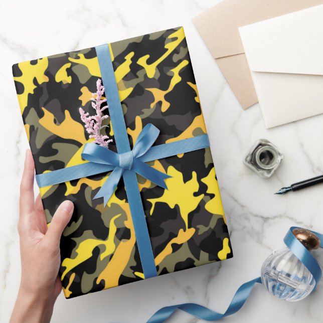 Papel de regalo militar amarillo y negro (Regalar)