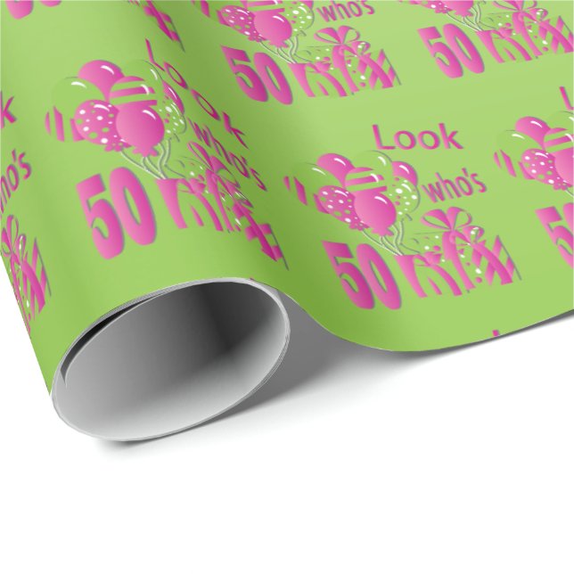 Papel De Regalo Mire quién es 50 en verde y rosado - 50.o (Esquina del rollo)