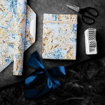 Papel De Regalo Moda costera | Azul y oro modernos bajo el mar<br><div class="desc">El diseño de la playa, pintado a mano con una magnífica acuarela azul polvorienta y dorada, da un toque moderno a una temática antigua. La colección cuenta con conchas de concha, pez estrella, un caballito de mar y arrecife de coral que complementan los tonos azules, dorados y blanquecinos con un...</div>