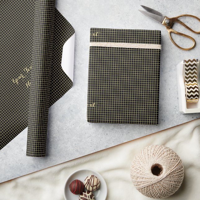 Papel De Regalo Moderna Faux Gold Black Checkered Lines Personaliz (Modern Faux Gold Black Checkered Lines Custom Text Wrapping Paper)
