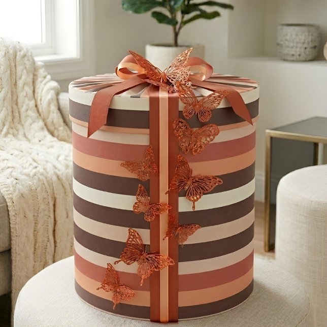 Papel De Regalo Moderna Linear | Terracota y Albaricoque (Lifestyle Shot)