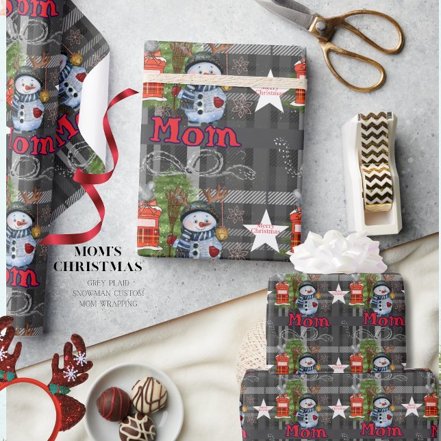 Papel De Regalo "Mom" Gray Plaid Snowman Christmas Wrapping Paper (Mom Gray Plaid Snowman Christmas Wrapping Paper (2))