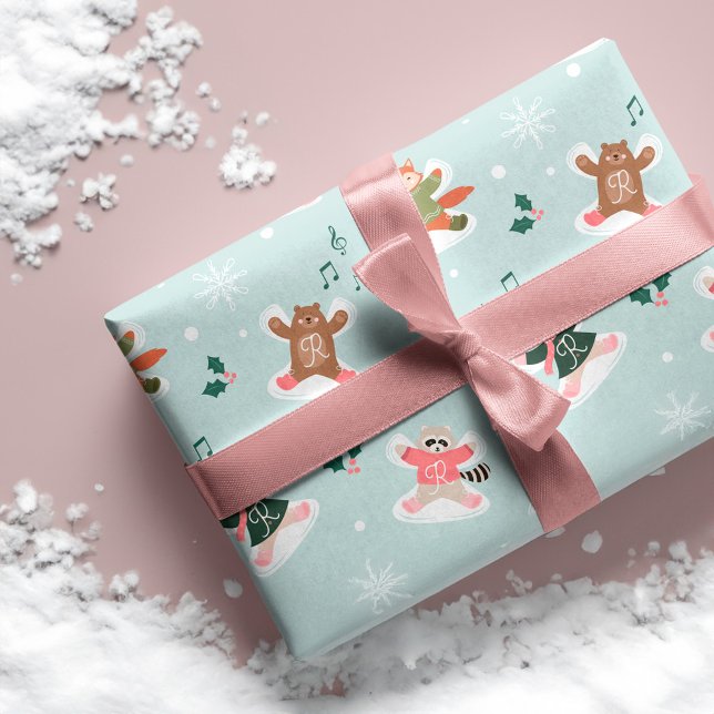 Papel De Regalo Monograma de animales del bosque de Snow Angel Woo (Snow Angel Woodland Forest Animals Monogram Wrapping Paper)