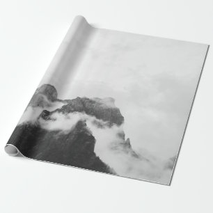 PAPEL DE REGALO MONTAÑA BAJO LA NUBE BLANCA DURANTE EL DÍA