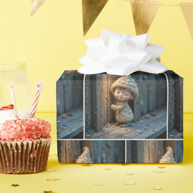 Papel De Regalo Munchkin Tímido de Pie Junto a una Puerta (Fiesta de cumpleaños )
