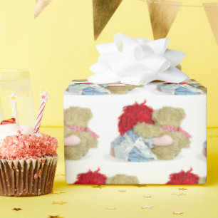 Papel De Regalo muñeca de trapo y oso de peluche sobre blanco