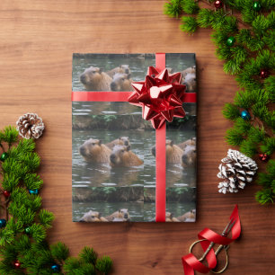 Papel De Regalo Nadando de capybaras en el río,