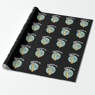 Papel De Regalo Nailing It Funny Hammer Nail Pun Dark BG