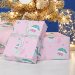 Papel De Regalo Navidad presenta a las Papá Noel como Navidades mo<br><div class="desc">Añada un toque lúdico y elegante a sus regalos de vacaciones con este moderno papel de envoltura de Navidades rosas. Con un bonito patrón de Santa Clauses rosa, blanca y verde, este diseño le da un toque fresco al tema clásico de las vacaciones. El fondo rosa cálido es el lienzo...</div>