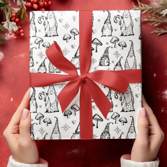 Papel De Regalo Navidades de Gnome en blanco y negro (Whimsical Christmas Gnomes Hand Drawn in Black Ink. Cute Black and White Holiday Pattern.)