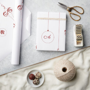 Papel De Regalo Navidades de Ornamentos de Berry Red Monogram Baub
