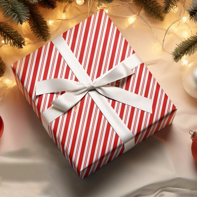 Papel De Regalo Navidades personalizados Candy Cane Red Stripes Go (Custom Christmas Candy Cane Red Stripes Gold Text Wrapping Paper)