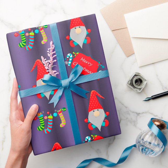 Papel De Regalo Navidades púrpura de Cute Gnomes (Subido por el creador)