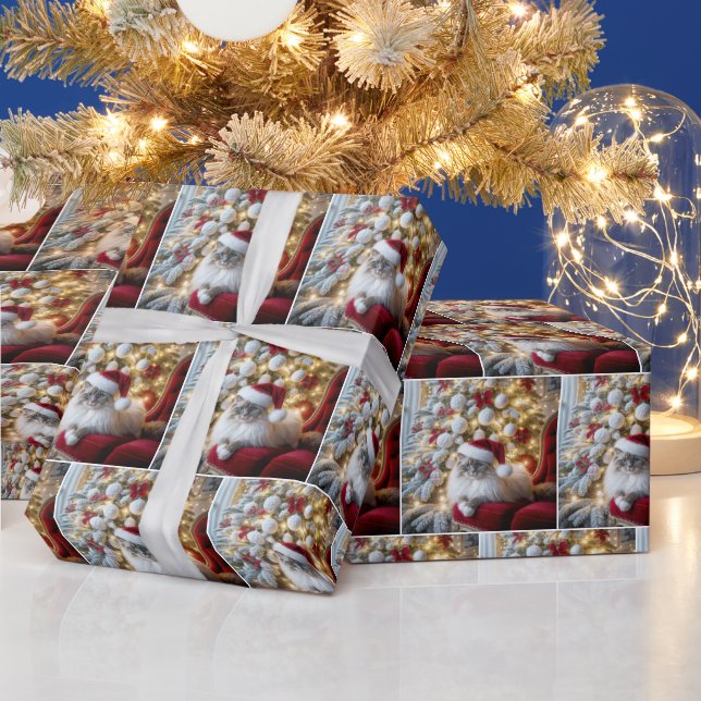Papel De Regalo Navidades Ragdoll Gato sobre una silla roja de épo (Vacaciones)