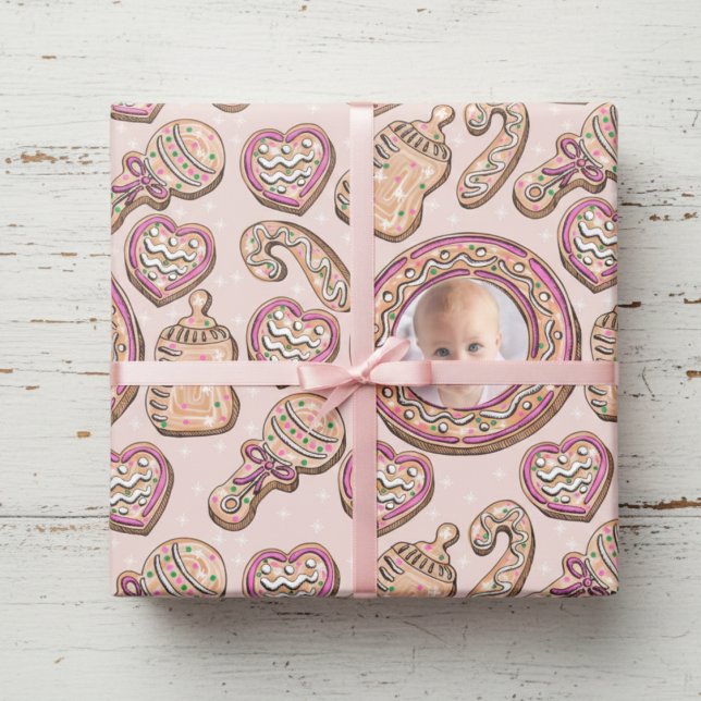 Papel De Regalo Navidades rosados Gingerbread Cookies Baby Photo (Cute Baby's First Christmas Wrapping Paper for Kids. Pink Winter Xmas Cookies Pattern for Baby Girl )