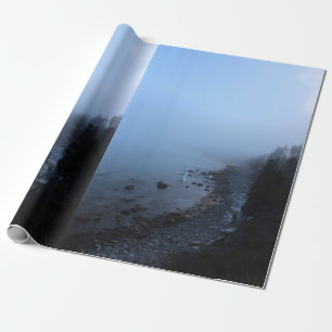 Papel De Regalo Niebla que establece sobre la playa de Ingonish