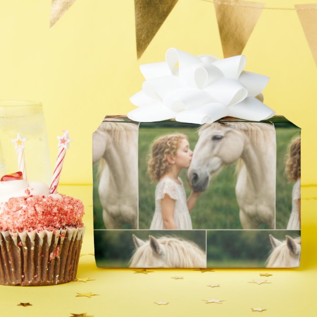 Papel De Regalo Niña besando a su caballo (Fiesta de cumpleaños )
