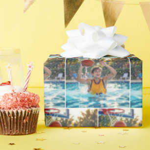 Papel De Regalo Niño jugando baloncesto en una piscina