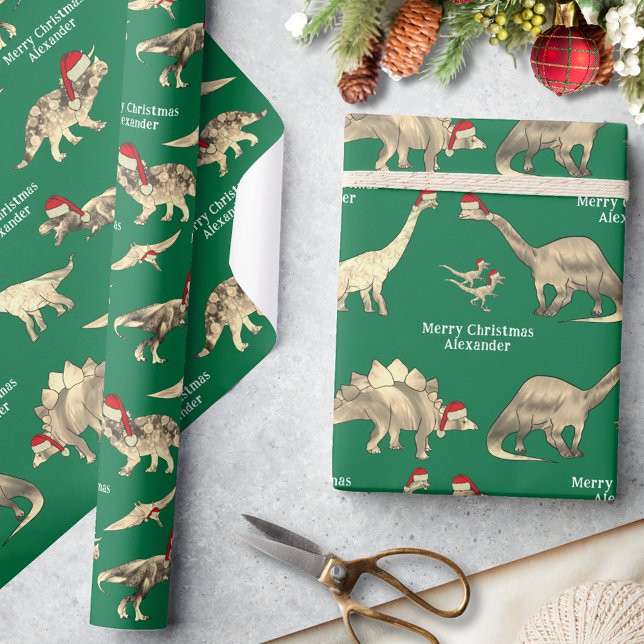 Papel De Regalo Niños personalizados nombran Navidades de dinosaur (Personalized boys name merry Christmas cute dinosaurs in Santa hats green wrapping paper)