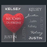 Papel De Regalo Nombre de la pareja personalizada<br><div class="desc">Añade un toque personal a tu regalo de regalo. Un divertido y elegante envolvimiento de regalo con un corazón rojo brillante en forma de golosinas y personalización del nombre y apellido. Sería genial para vacaciones,  aniversario,  calentamiento de la casa o bodas.</div>
