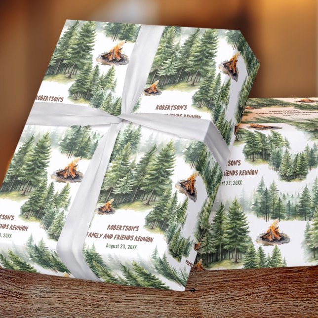 Papel De Regalo Nombre verde de la casa de campo de la unión famil (Family Reunion Forest Campfire Green Name Wrapping Paper)