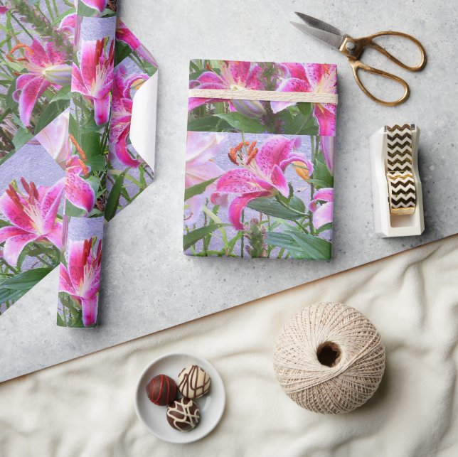 Papel de regalo o manualidades con patrón de flore (Artesanía)