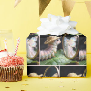 Papel De Regalo Oruga difusa mirando a una mariposa de hada