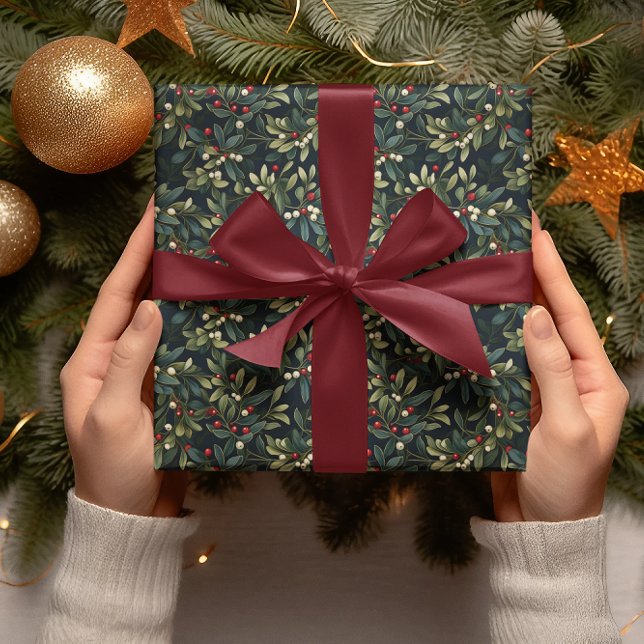 Papel De Regalo Oscuro Moody American Mistletoe vacaciones de invi (Elegant Dark and Moody American Mistletoe Christmas and Winter Floral Holiday Wrapping Paper)