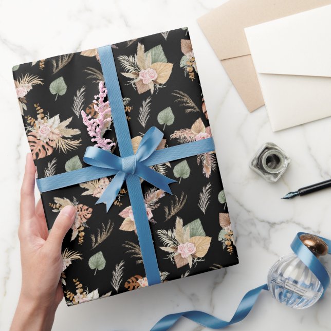 Papel De Regalo Pampas Grass & Flowers on Black (Regalar)