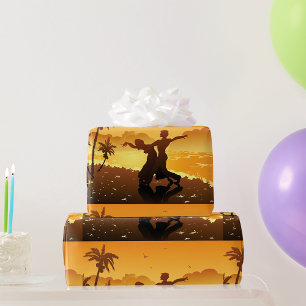 Papel De Regalo Pareja Tropical Bailando en la Playa del Atardecer