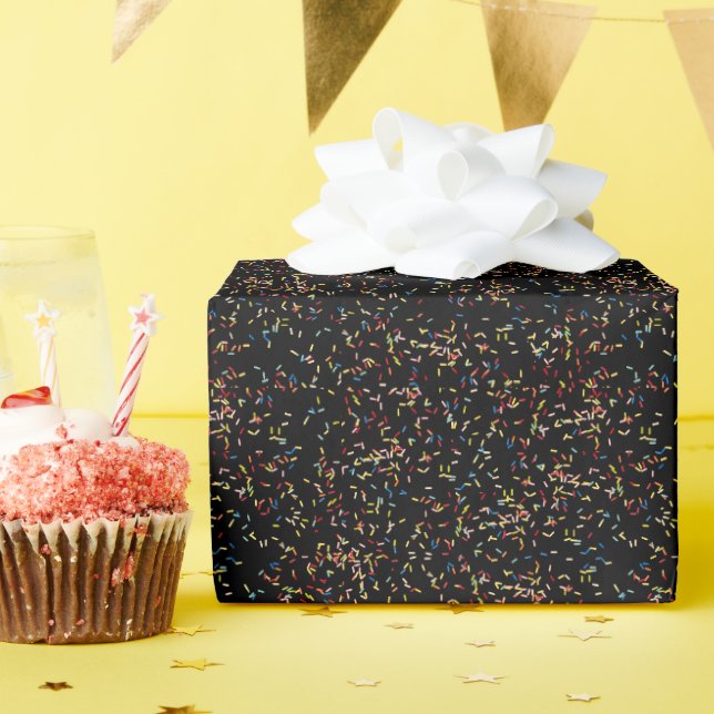 Papel De Regalo Pastel De Cumpleaños Se Espolvorea En Negro (Fiesta de cumpleaños )