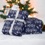 Papel De Regalo Patrón azul de merry Christmas snowflake<br><div class="desc">Merry Christmas script typography snowflake mistletoe patrón azul marino,  todos los colores son editables, </div>