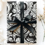 Papel De Regalo Patrón blanco y negro de plumas de época árabes<br><div class="desc">Este papel de envolvimiento de plumas árabes de color blanco y negro presenta un diseño intrincado de plumas giratorias en un esquema clásico de color blanco y negro. Perfecto para los que aprecian la elegancia vintage, este papel de envoltura es ideal para eventos formales, regalos sofisticados o para añadir un...</div>