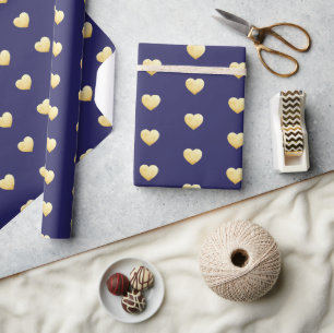 Papel De Regalo Patrón de corazones dorados sobre el azul real
