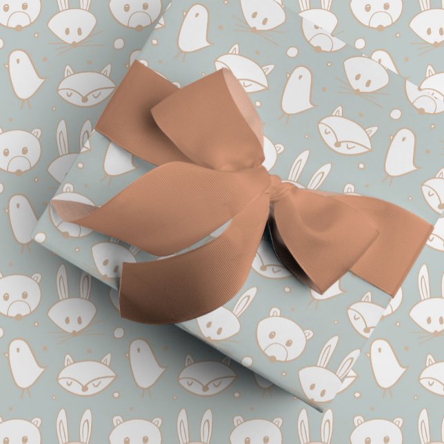 Papel De Regalo Patrón de criaturas de bosques de Rubor | (Blush pink on mint blue woodland creatures gift wrapping paper.)