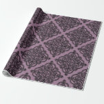 Papel De Regalo Patrón de damasco vintage en malva y negro<br><div class="desc">Papel de regalo con estampado vintage temático de París en color púrpura y negro polvoriento.</div>
