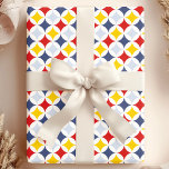 Papel De Regalo Patrón de diamante geométrico rojo amarillo marino<br><div class="desc">Agrega un toque audaz y moderno a tus regalos con este vibrante papel de regalo geométrico. El llamativo patrón de diamante en rojo, amarillo y marino crea un ambiente dinámico y festivo, perfecto para cumpleaños, fiestas o cualquier ocasión especial. Elaborado con papel de alta calidad, este papel de regalo hará...</div>