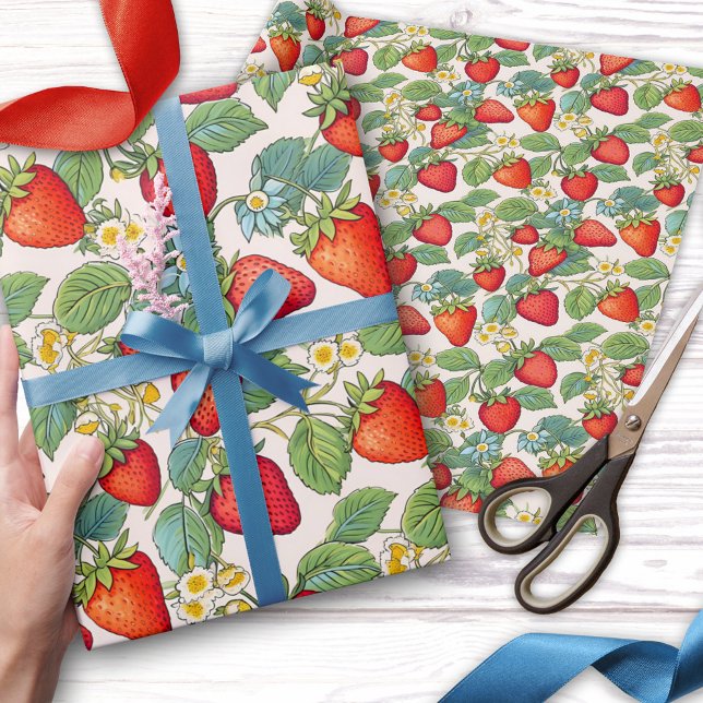 Papel De Regalo Patrón de fresas de verano colorido (Wrapping paper featuring a colorful pattern with strawberries)