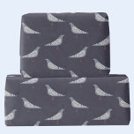 Papel De Regalo Patrón de pichón<br><div class="desc">Un patrón de pichón divertido en un fondo oscuro. Perfecto para los aficionados a las aves,  los marrulleros o cualquier otra persona que ame estas criaturas. Arte original de Nic Squirrell.</div>