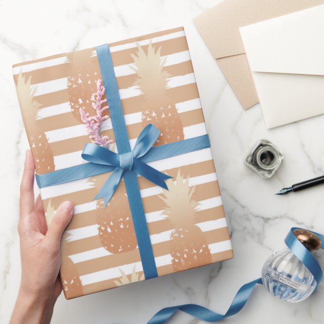 Papel De Regalo Patrón de Piñas Doradas (Regalar)