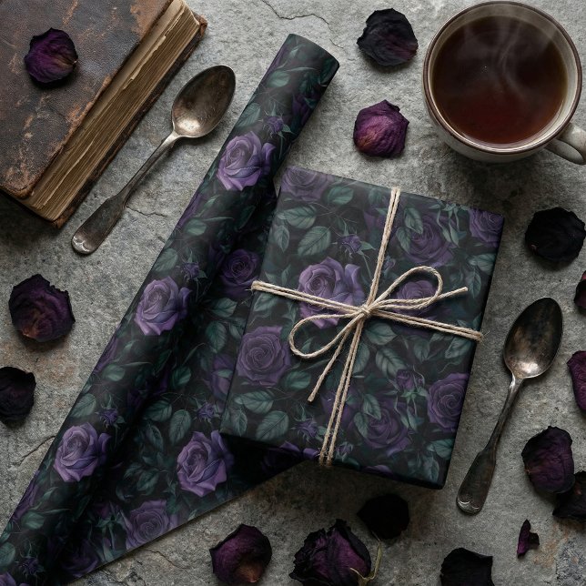 Papel De Regalo Patrón floral gótico oscuro con Rosas púrpura prof (Subido por el creador)