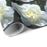 Papel De Regalo peonías blancas<br><div class="desc">Elegante romántico elegante y elegante peonías clásicas de blanco vintage- foto floral de H Cooper</div>