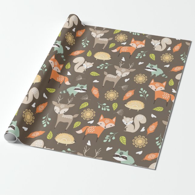 Papel De Regalo Pequeños animales de Woodland en fondo marrón (Desenrollado)
