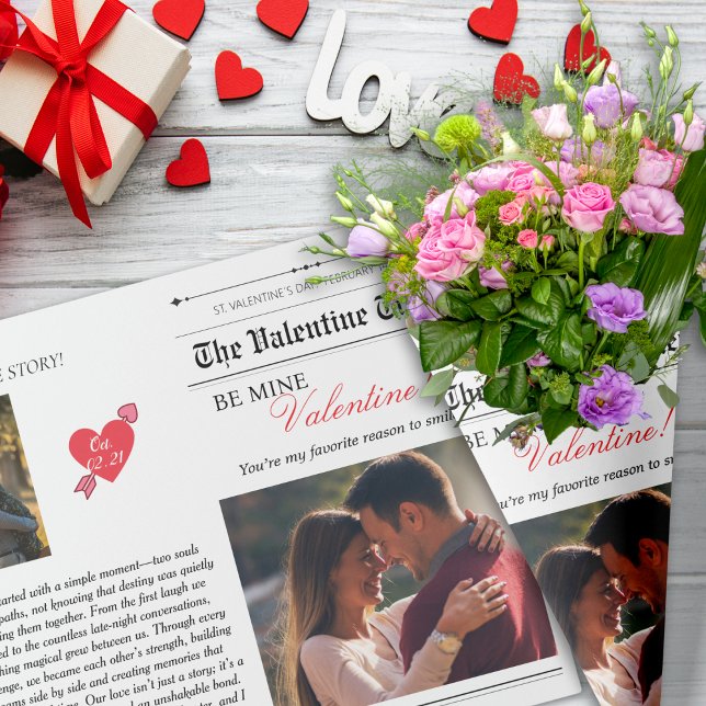 Papel De Regalo Periódico el día de San Valentín nuestra flor de h (Valentine's Day Newspaper Our Love Story Flower Wrapping Paper)